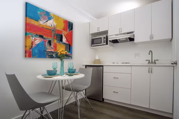 spinnaker-inn-naples-hotel-room-4-family-non-smoking-with-kitchen-1
